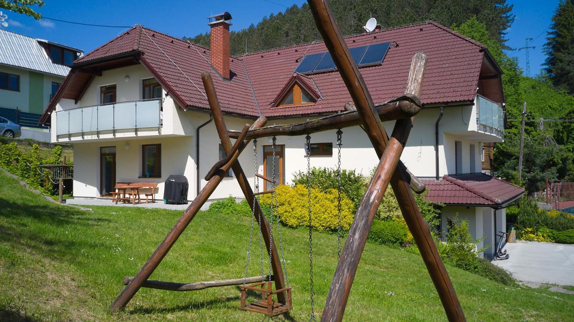 Penzion Emilia Ruzomberok Exterior photo